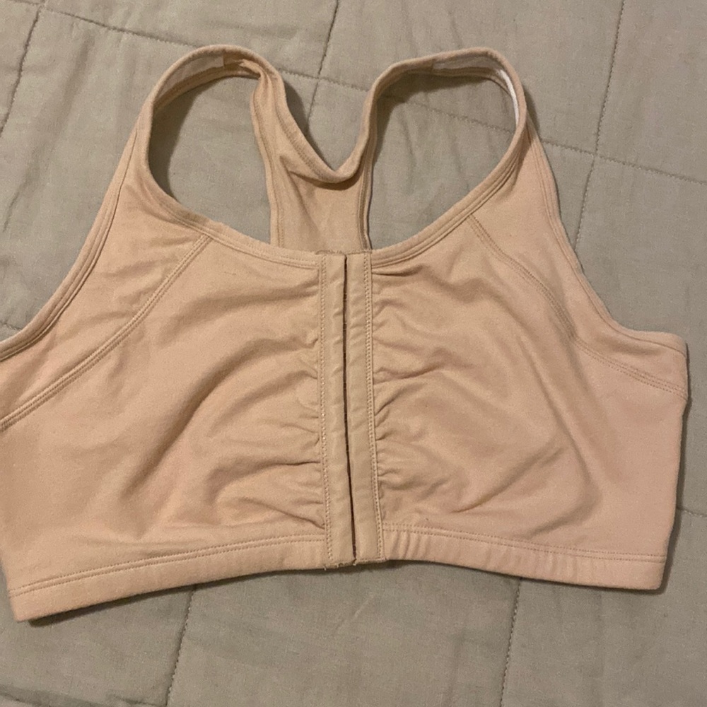Fruit of the Loom front closure bra size 42